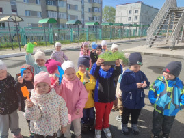 Высаживаем грядки Высаживаем грядки.