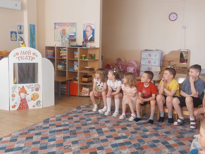 Играли в театр Играли в театр.